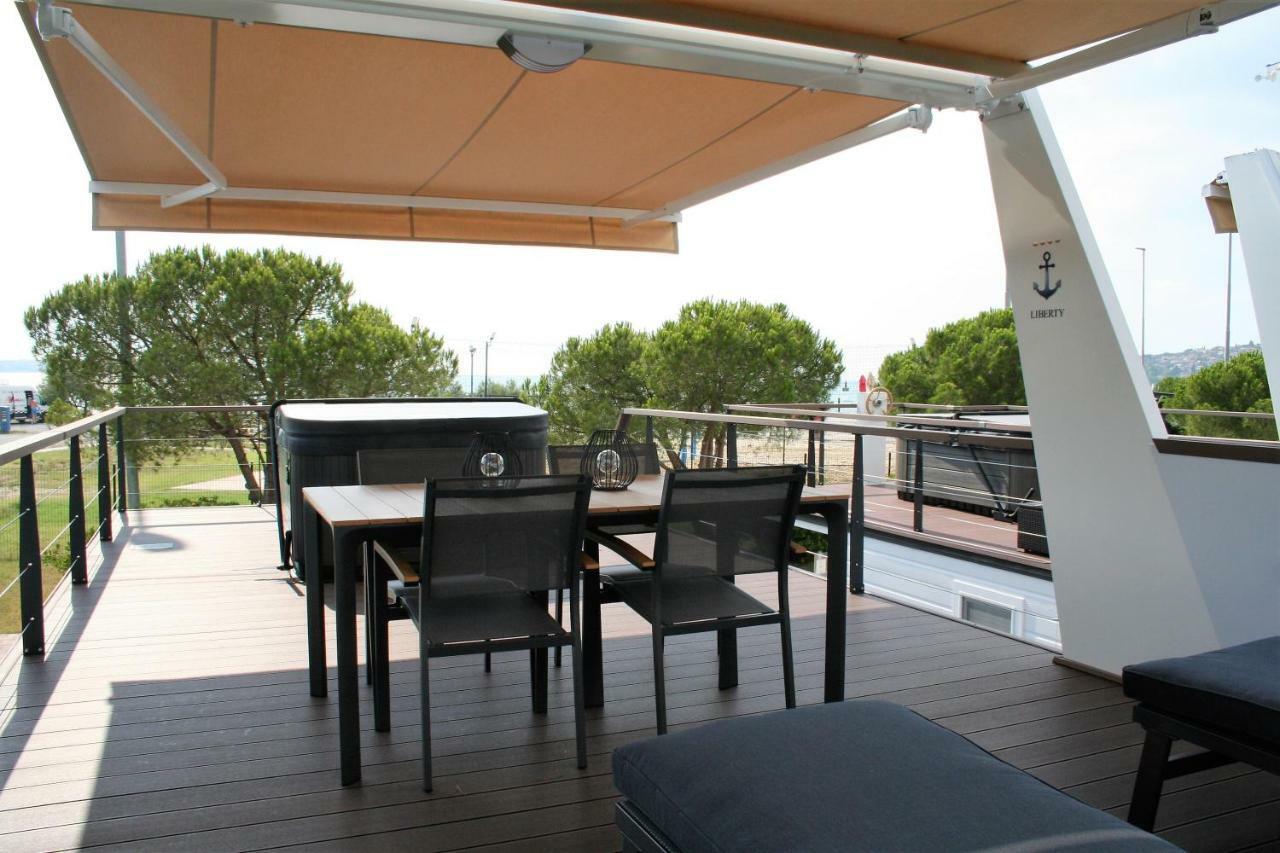 Floating House Marina Royal Villa Portoroz Exterior photo