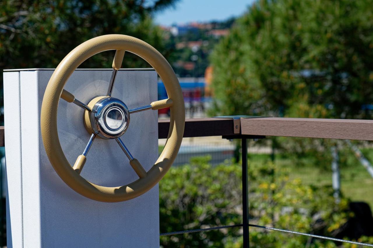 Floating House Marina Royal Villa Portoroz Exterior photo